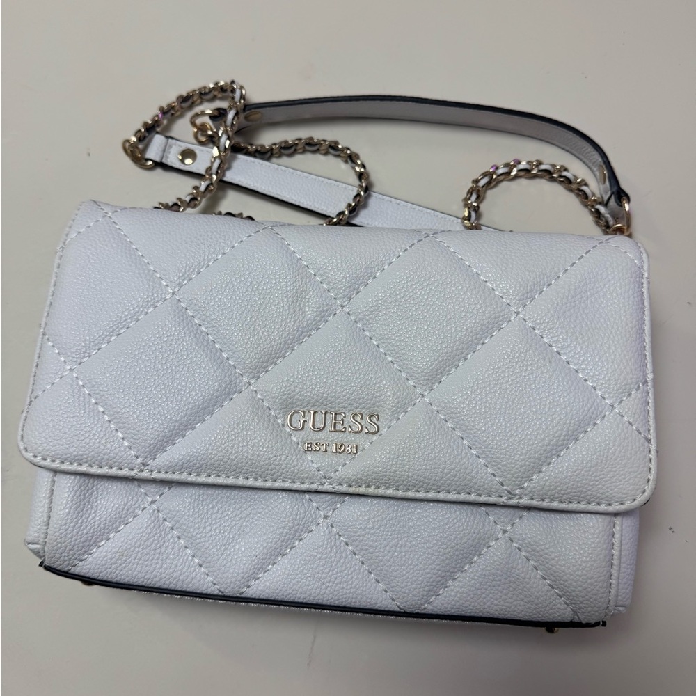 GUESS Quilted White Crossbody Bag with Chain Strap
